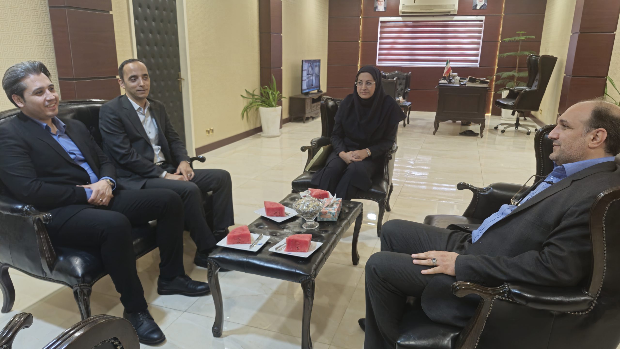 انعقاد تفاهمنامه همکاری دانشگاه آزاد با شرکت جهان اروم اُیاز